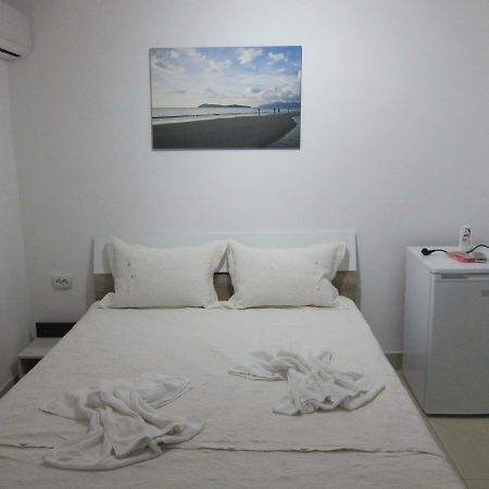 Casa Gherghisan Hotell Costinesti Exteriör bild