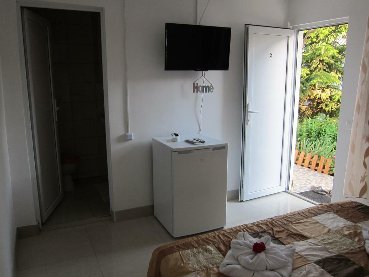 Casa Gherghisan Hotell Costinesti Exteriör bild